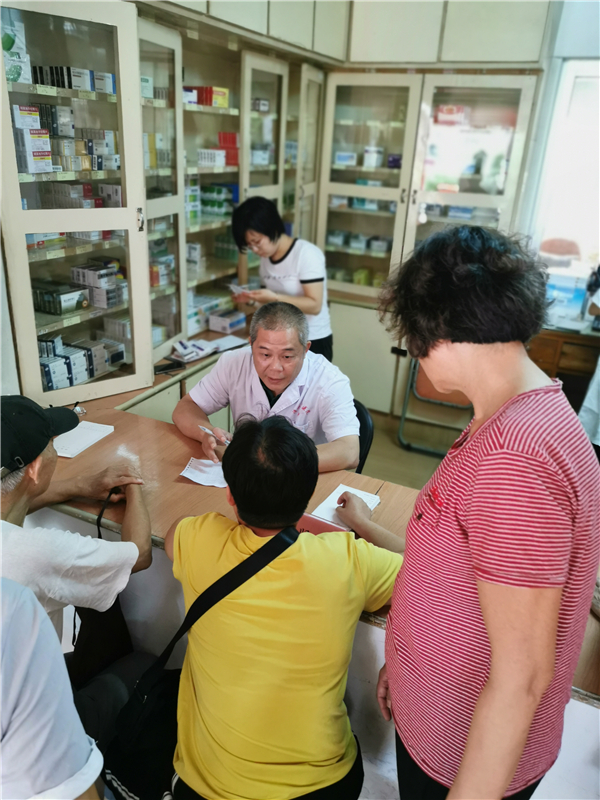 敬老传统 代代相传— —重阳节漳州市中医院在行动