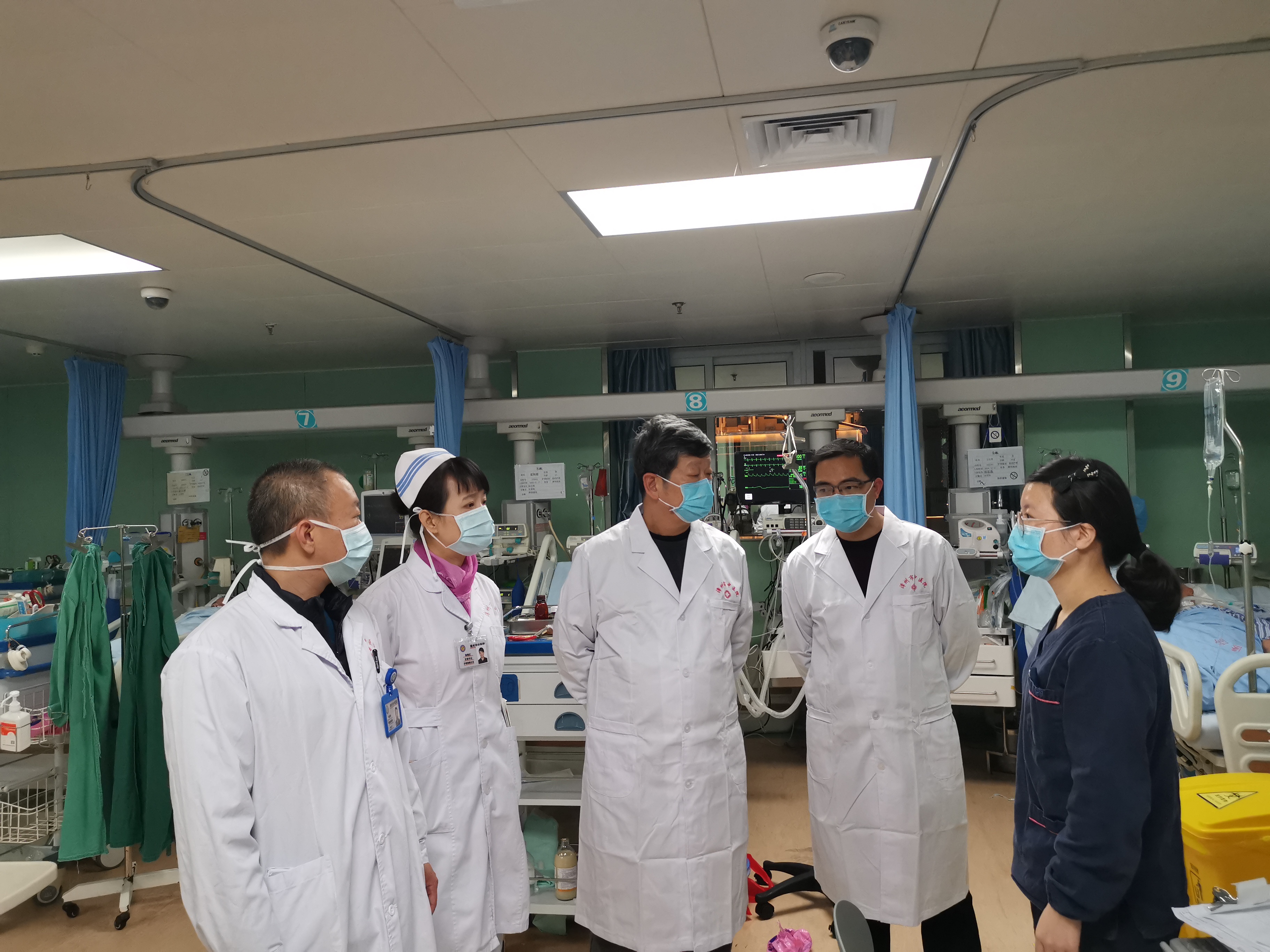 坚守岗位 共克时艰