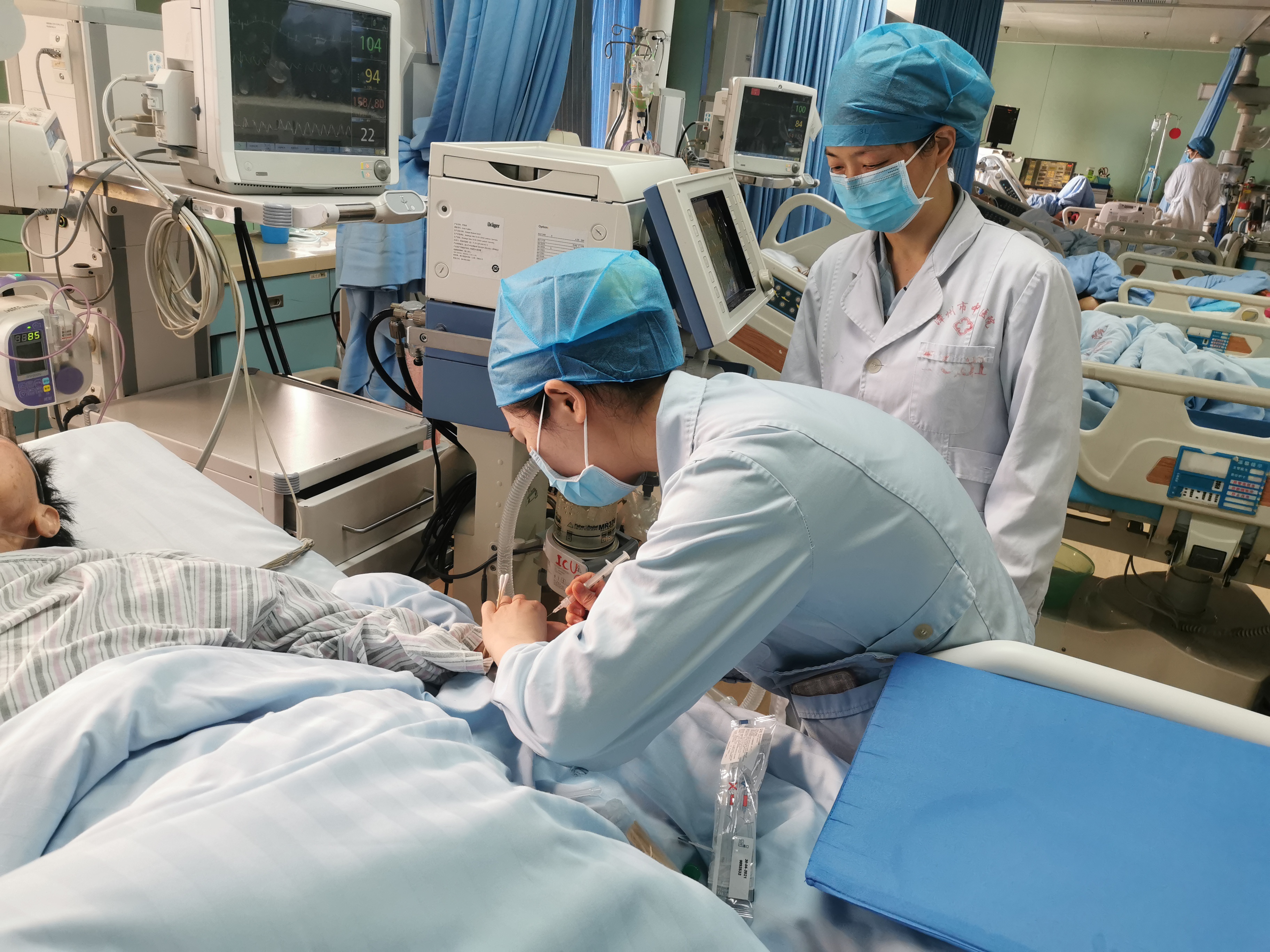 坚守岗位 共克时艰