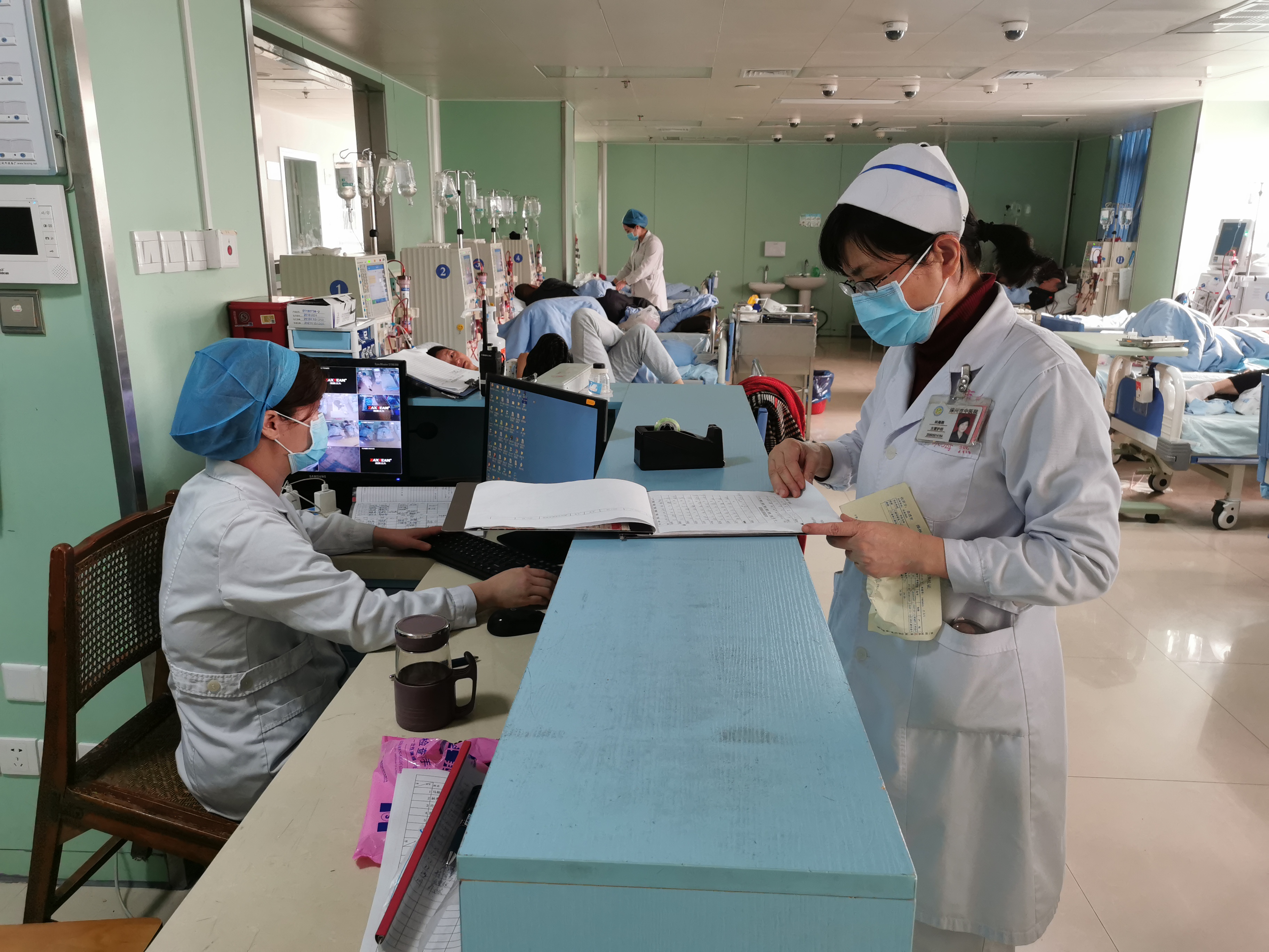 坚守岗位 共克时艰