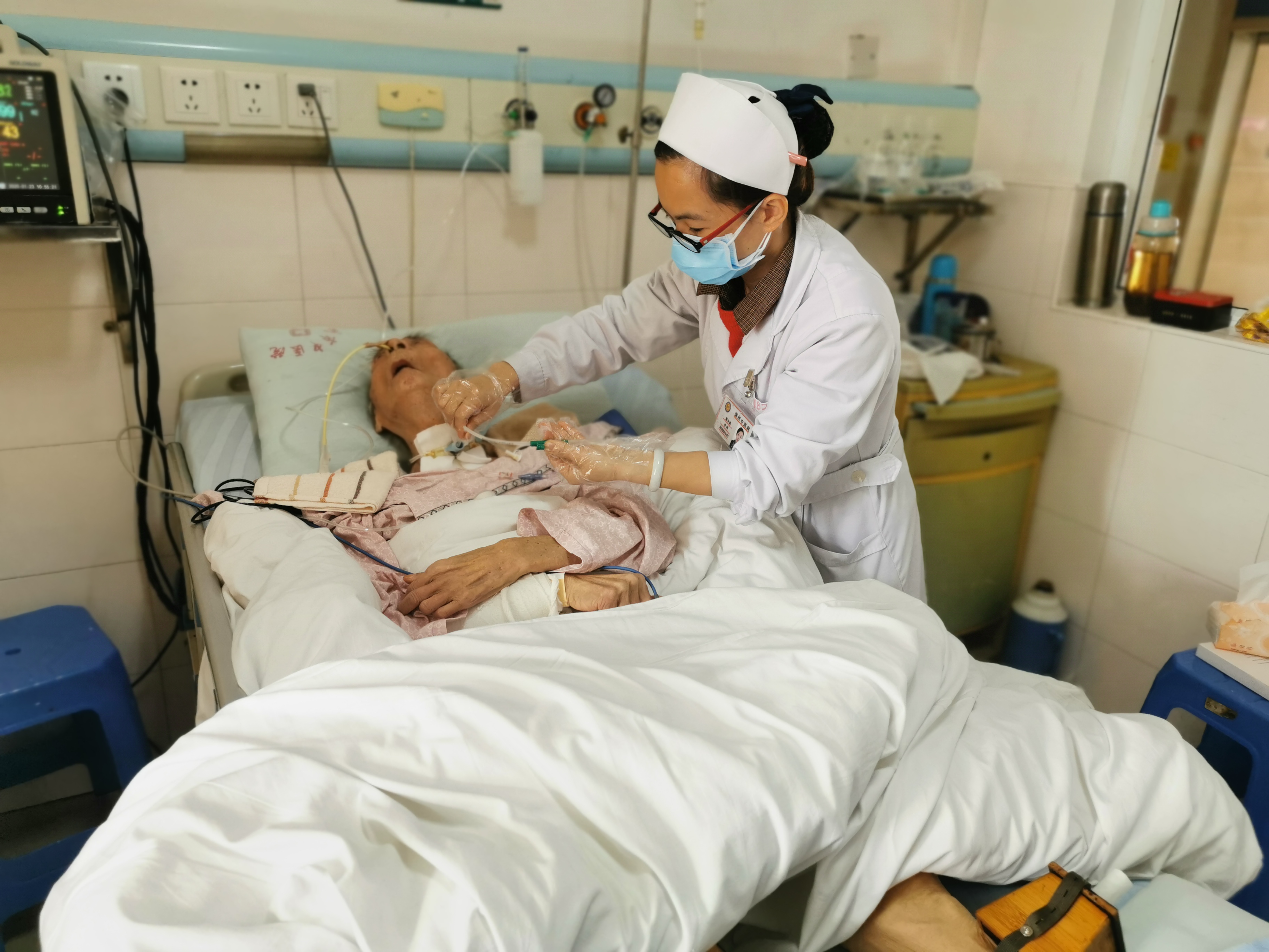 坚守岗位 共克时艰