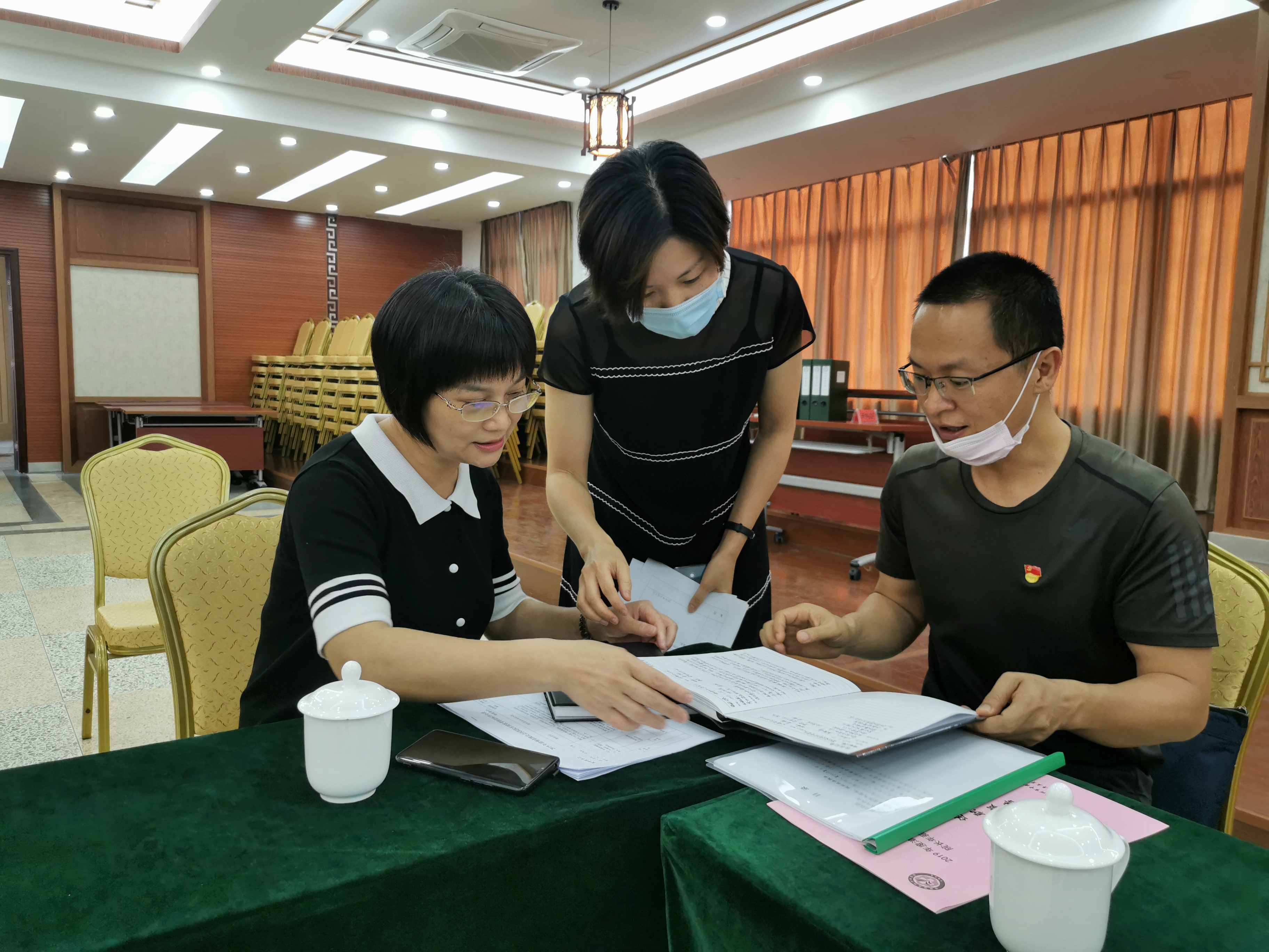 漳州市公立医院院长年薪制考核组莅临我院检查考核