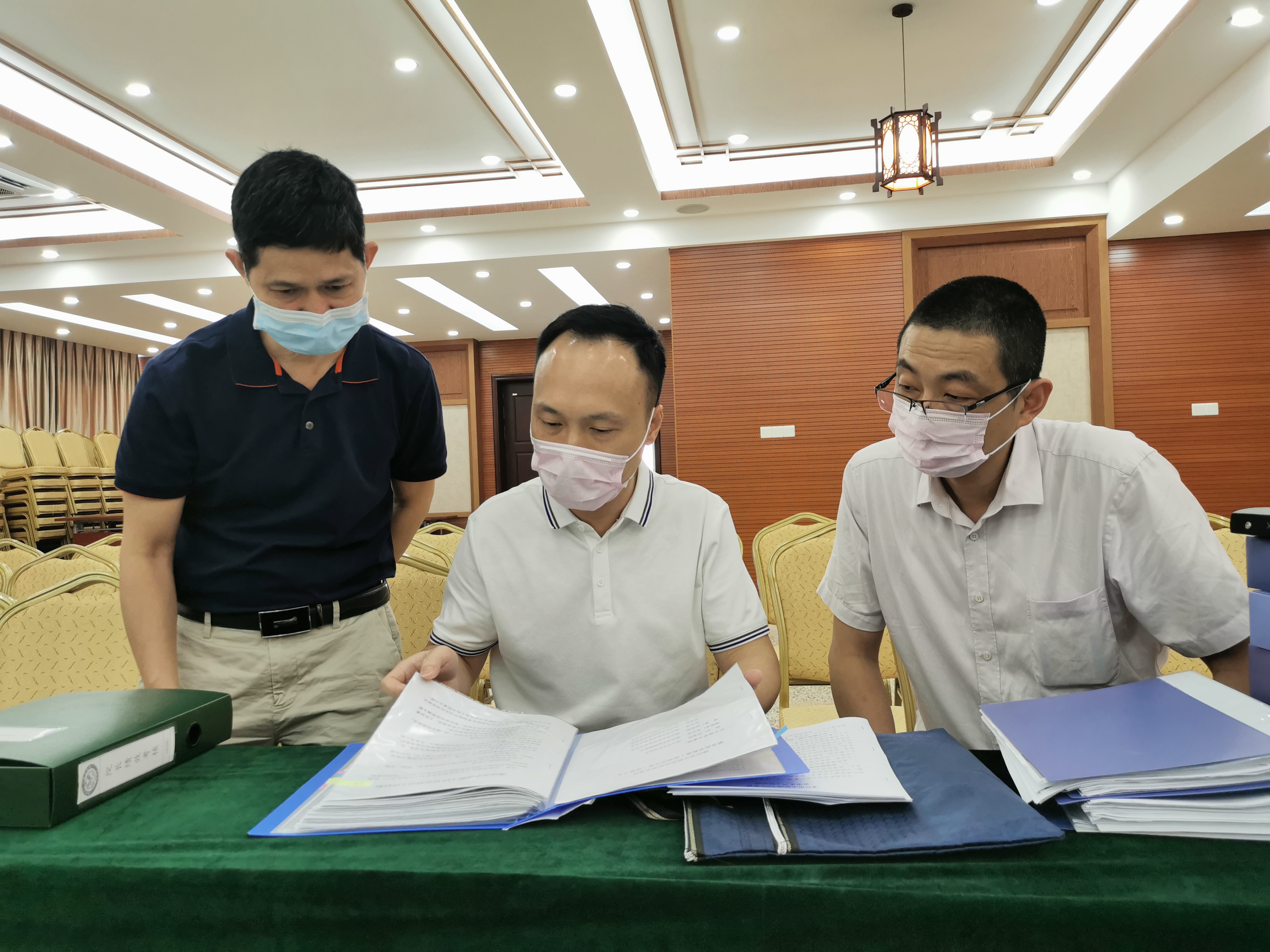 漳州市公立医院院长年薪制考核组莅临我院检查考核