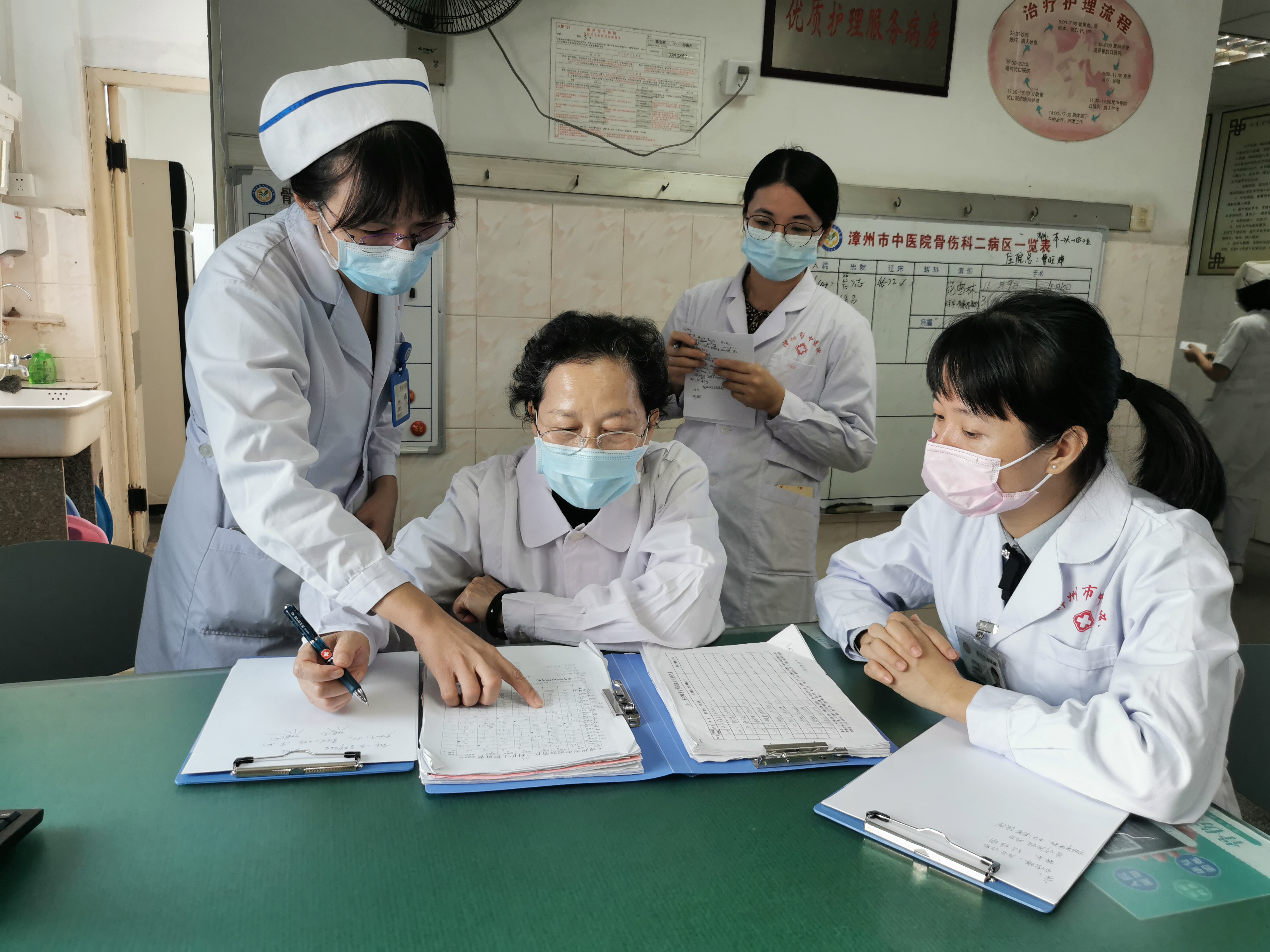 省护理质控中心对我院护理工作开展评价检查