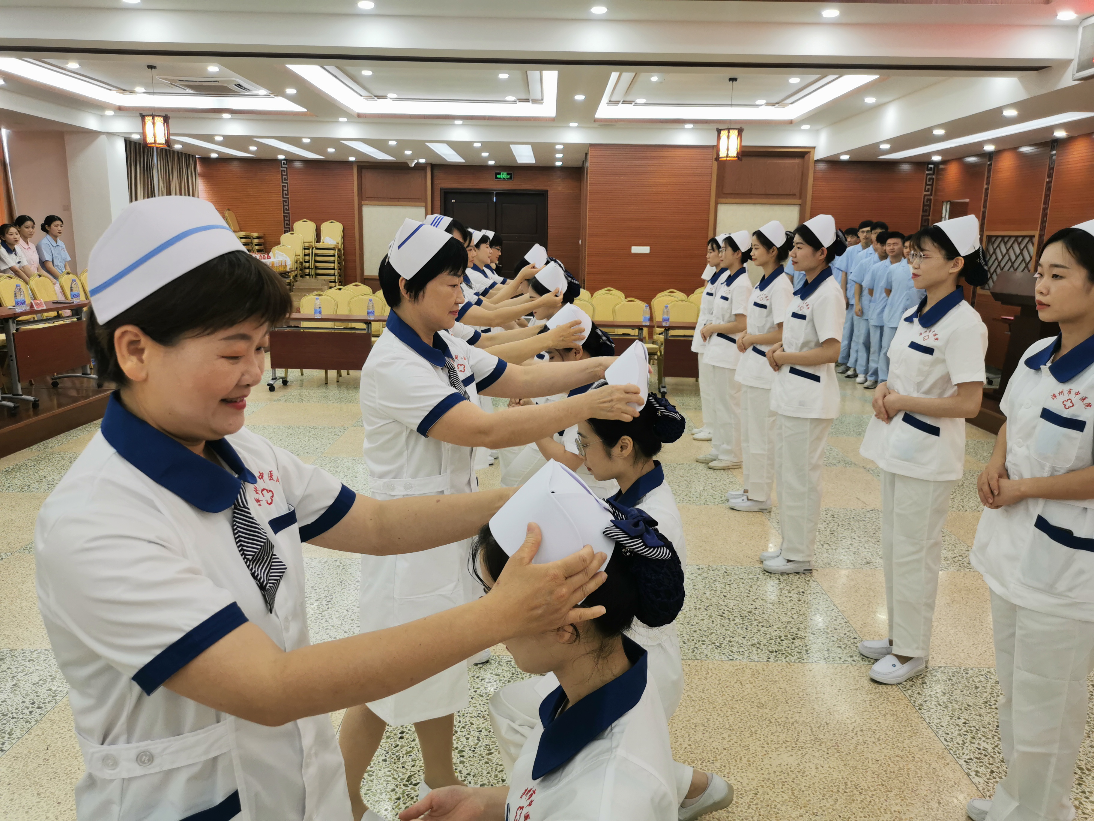 传承红色基因 创新发展护理 | 我院召开庆祝“5.12国际护士节”暨表彰大会 传承红色基因 创新发展护理 | 我院召开庆祝“5.12国际护士节”暨表彰大会