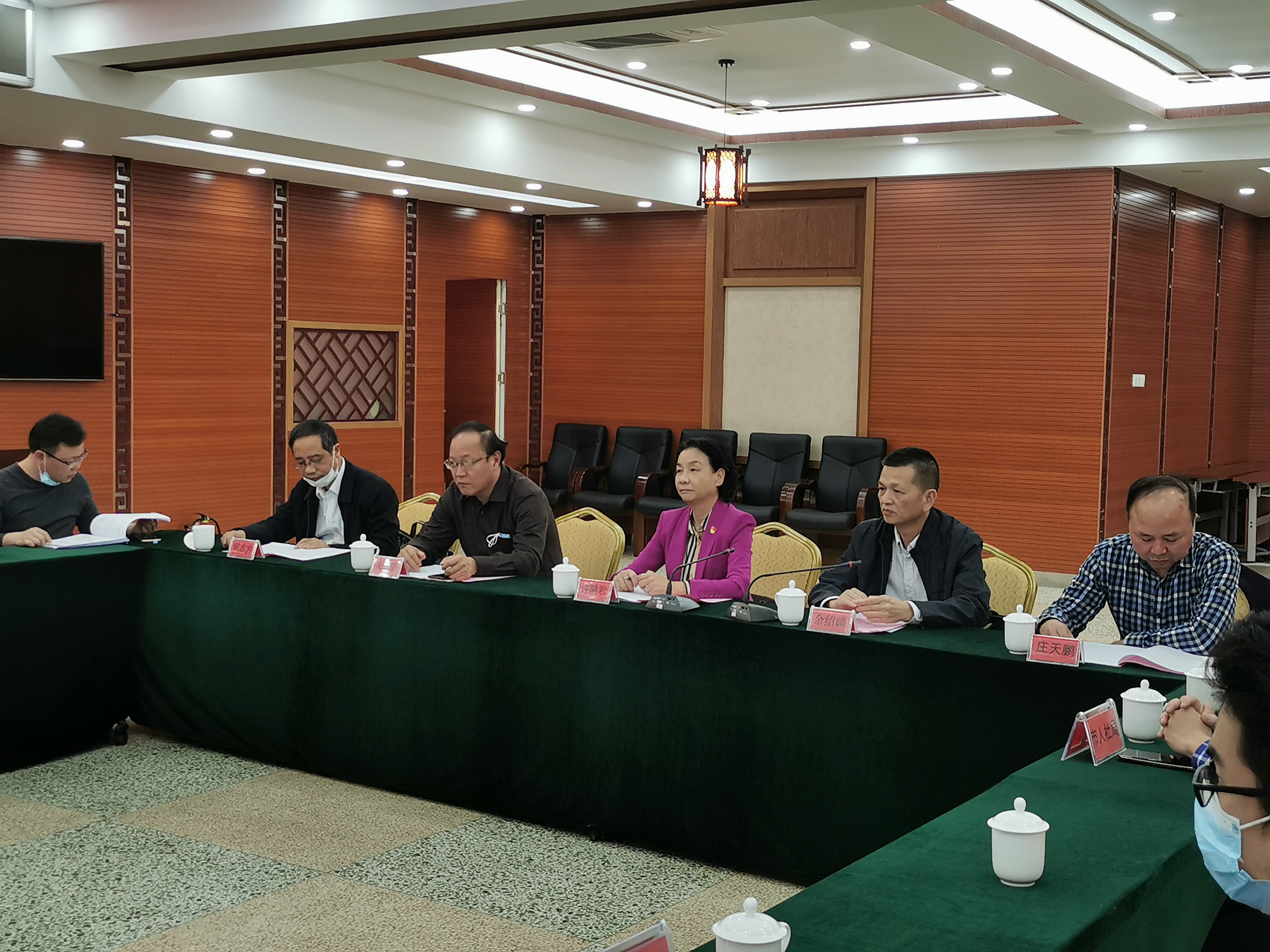 市考核组到我院考评院长年薪制工作