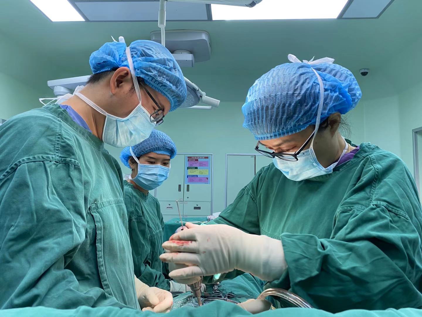 骨科手术机器人助推我院骨伤科跃进精准治疗新高地