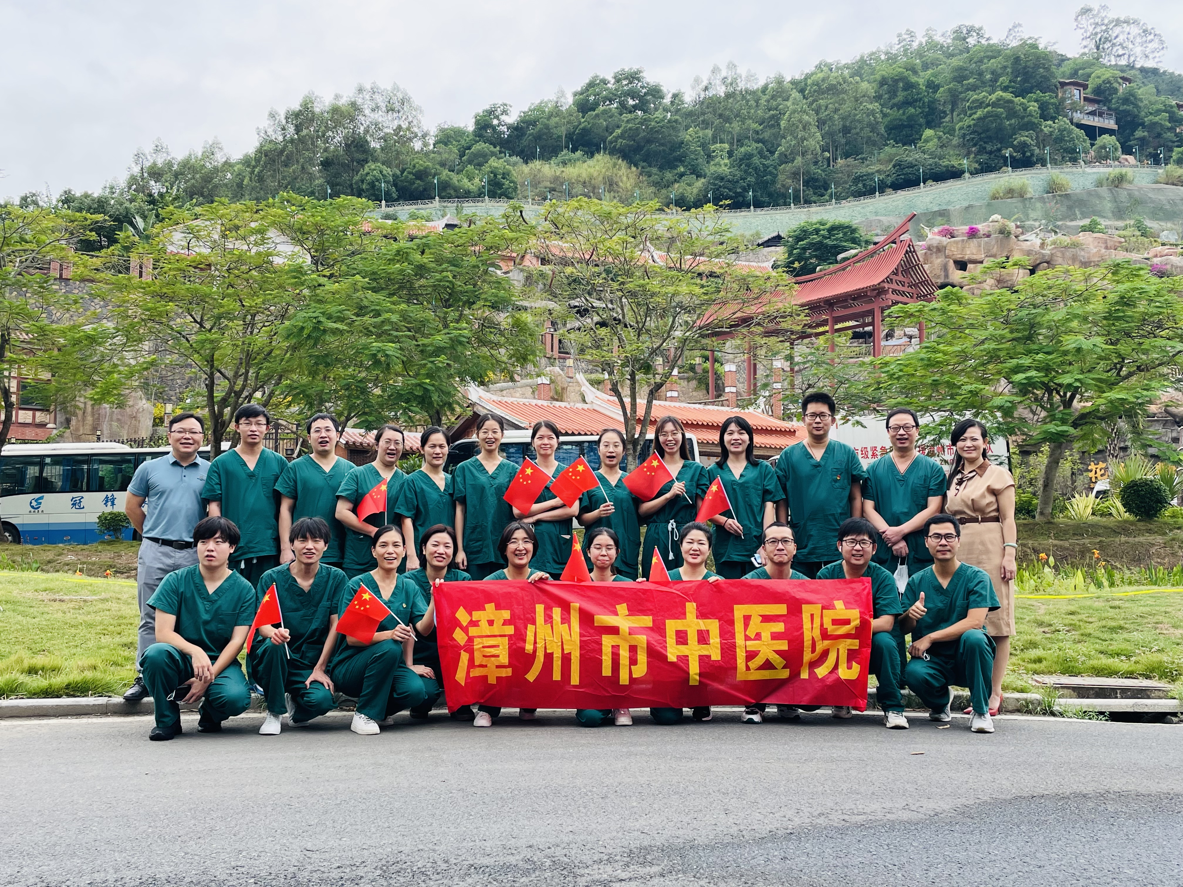 致敬英雄 欢迎回家——我院举行欢迎仪式