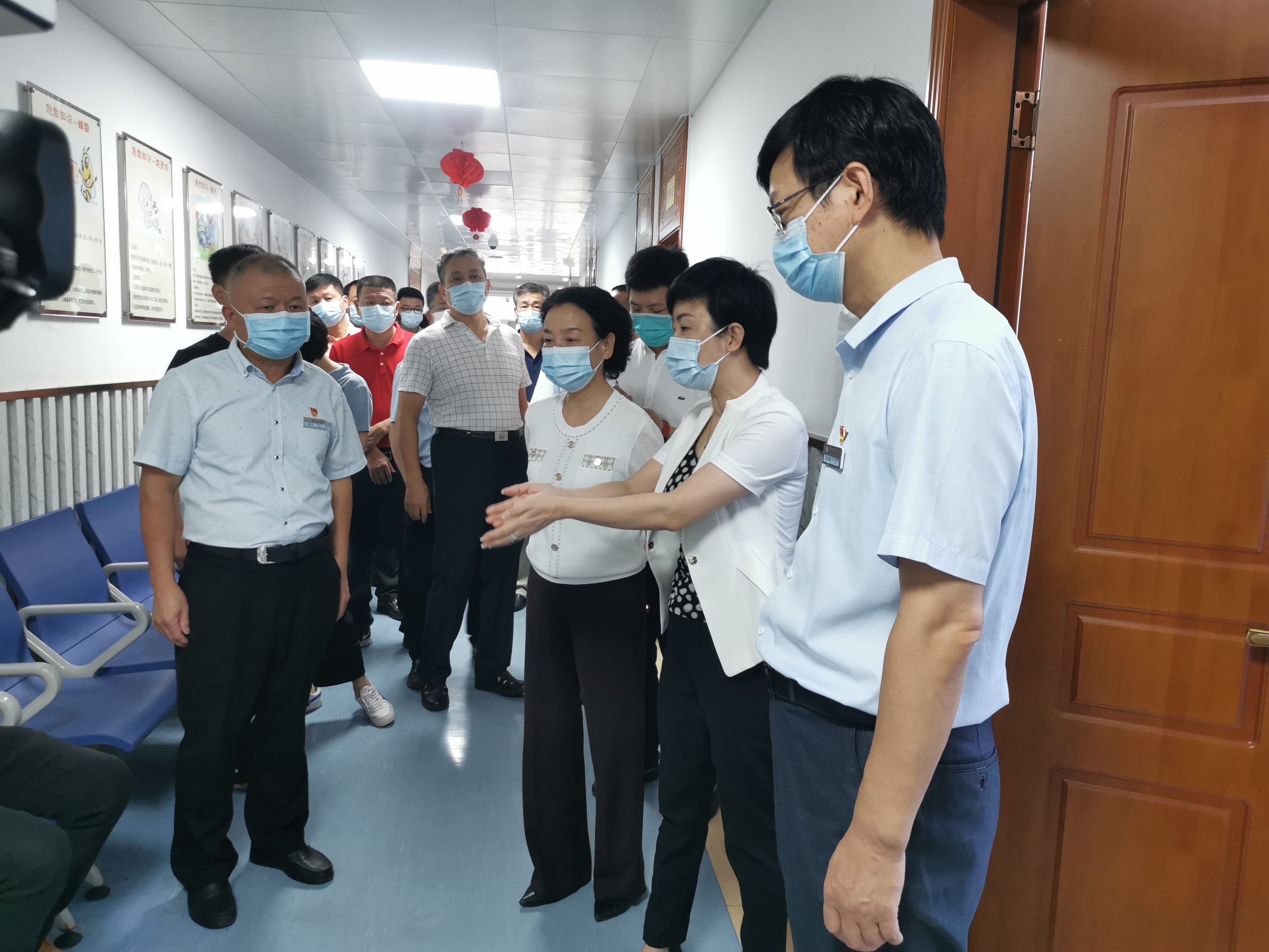 市领导一行莅临我院督查创城工作