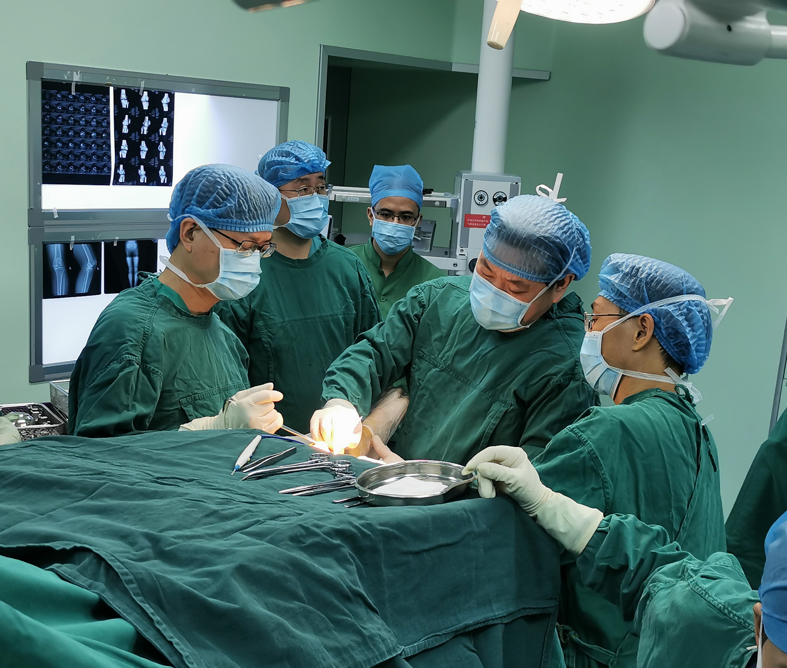 2022年首场新“膝”望单髁论坛在我院成功举办