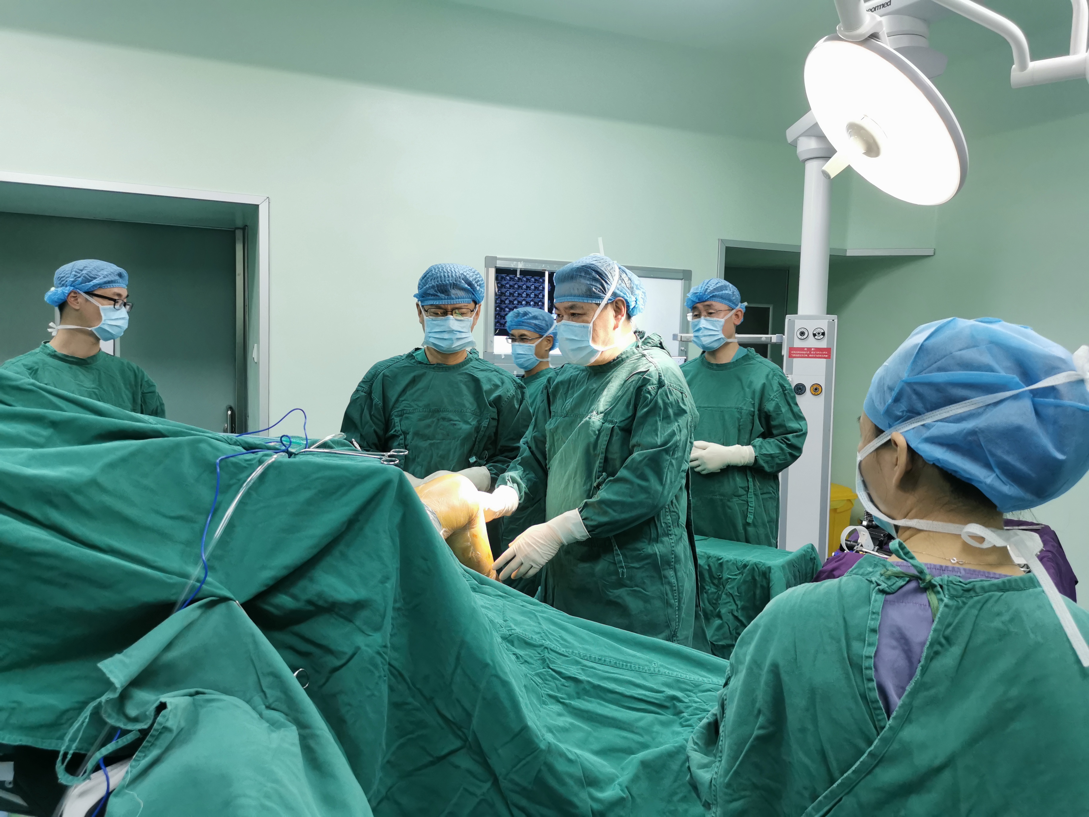 2022年首场新“膝”望单髁论坛在我院成功举办