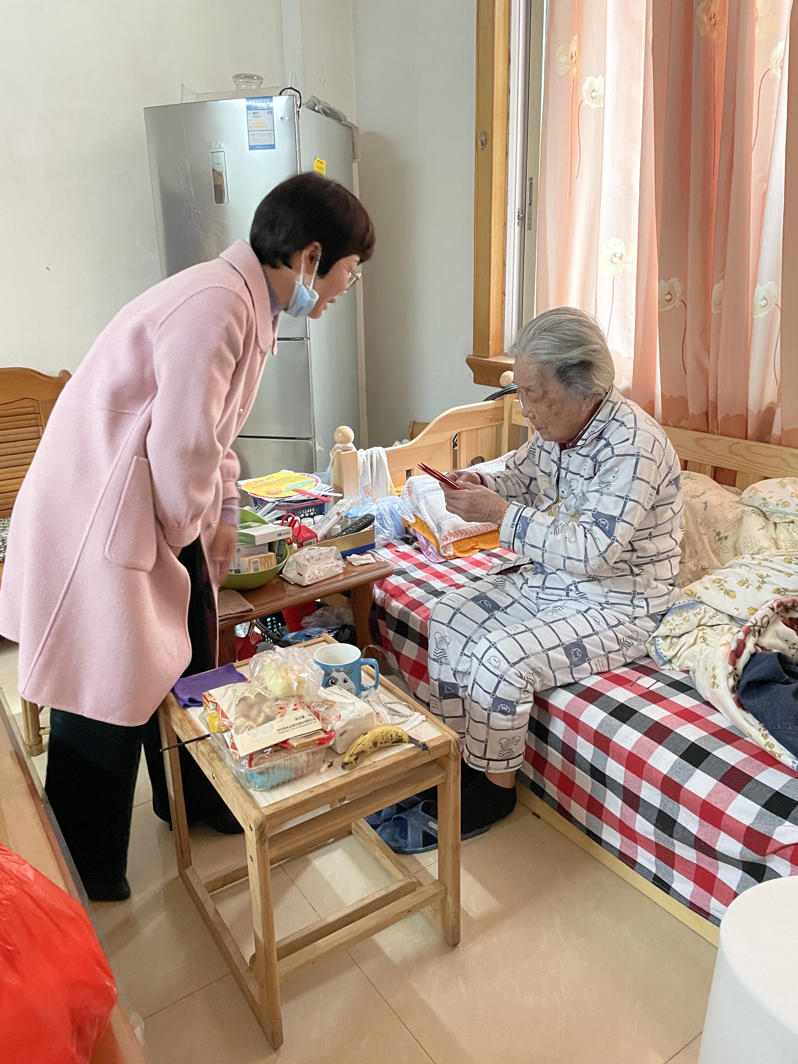 节前送温暖 真情暖人心——院领导节前开展走访慰问活动