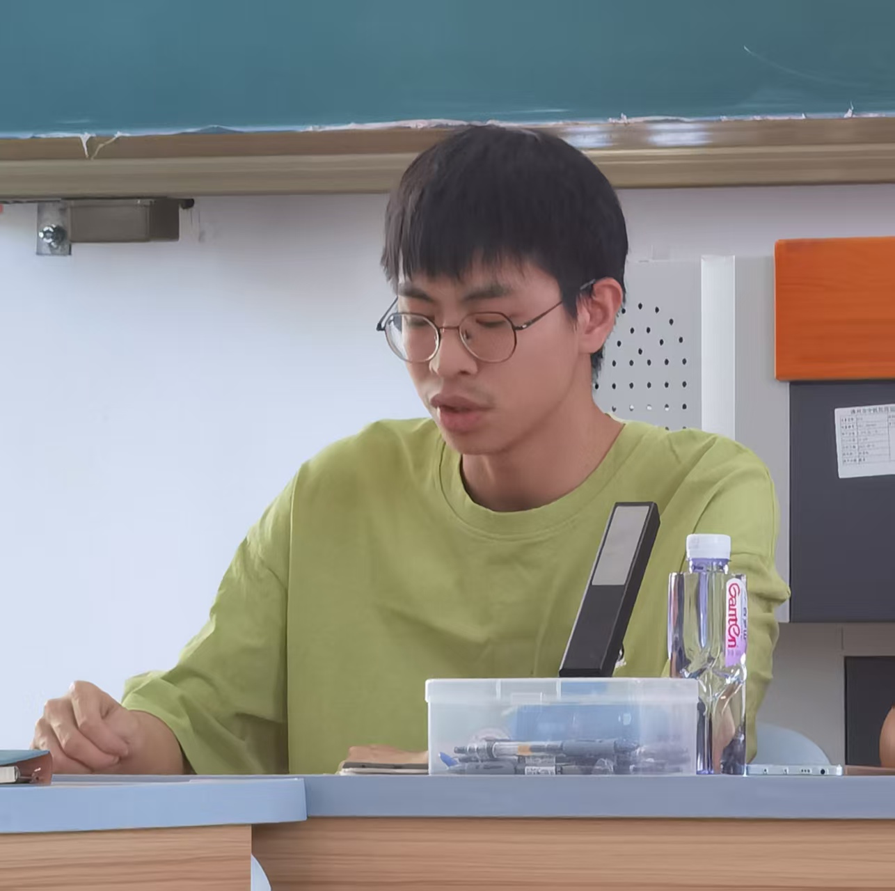 班长发言.jpg 班长发言.jpg