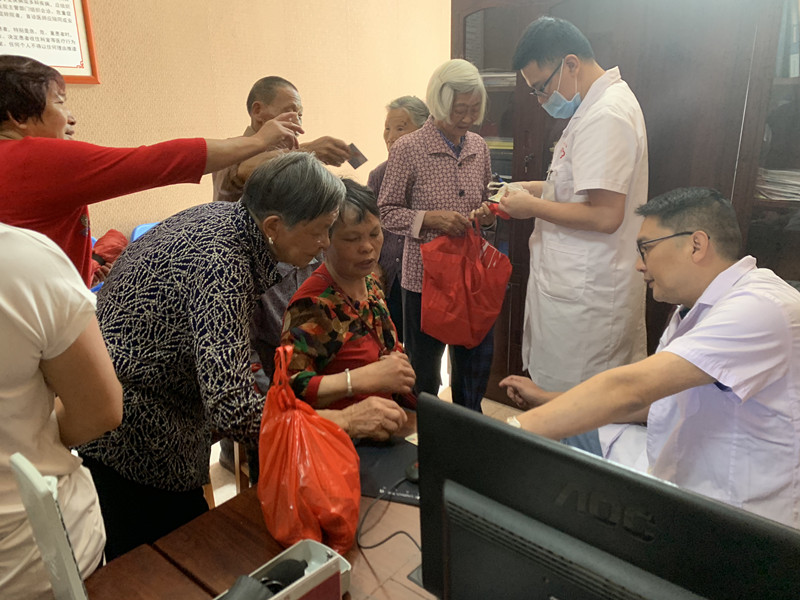 真情服务 义诊惠民 真情服务 义诊惠民